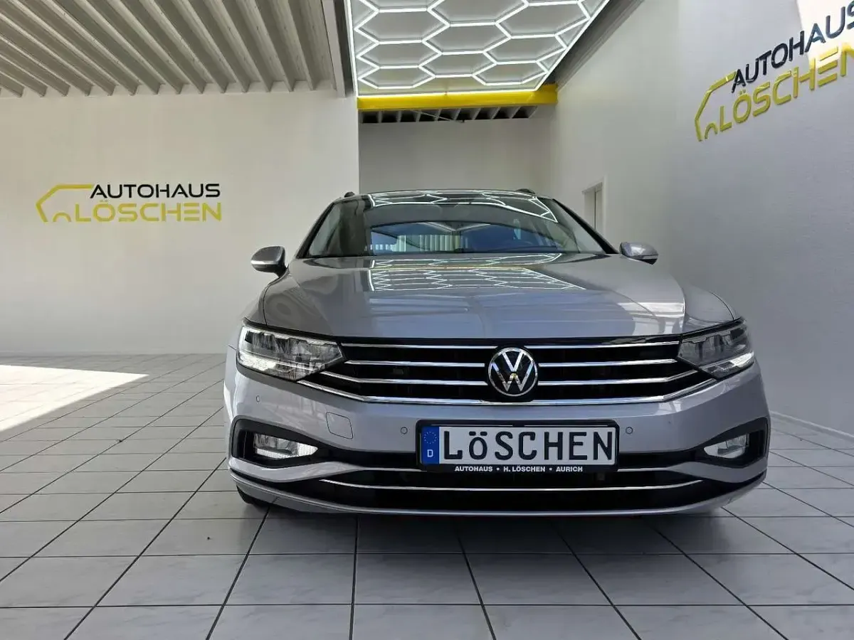 Gebraucht VW Passat Business 150 PS (110 kW) 2023 Silber Kombi