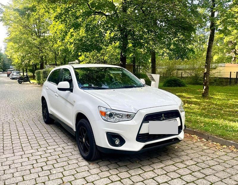 Weiß Gebraucht 2012 Mitsubishi ASX Edition SUV | 8.799 € (Fairer Preis) - Bild 1/4