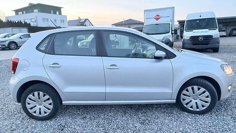 Gebraucht VW Polo Comfortline 90 PS (66 kW) 2012 Reflexsilber metallic Kleinwagen