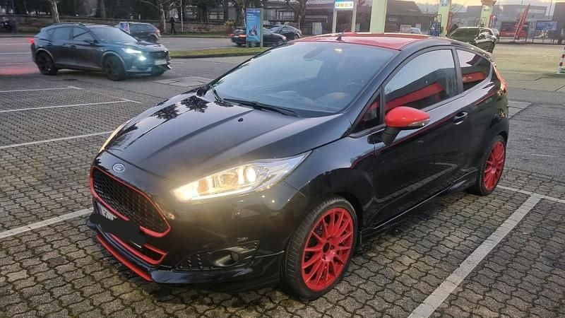 Gebraucht Ford Fiesta ST 140 PS (102 kW) 2015 Schwarz Kleinwagen