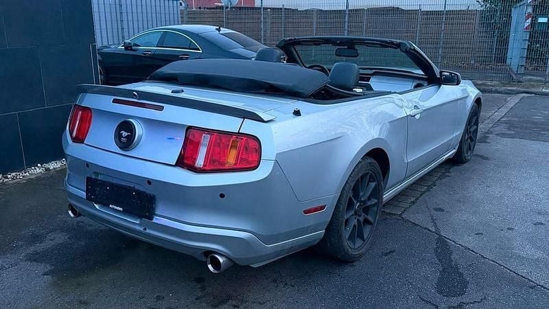 Gebraucht Ford Mustang GT 309 PS (227 kW) 2011 Silber Cabrio