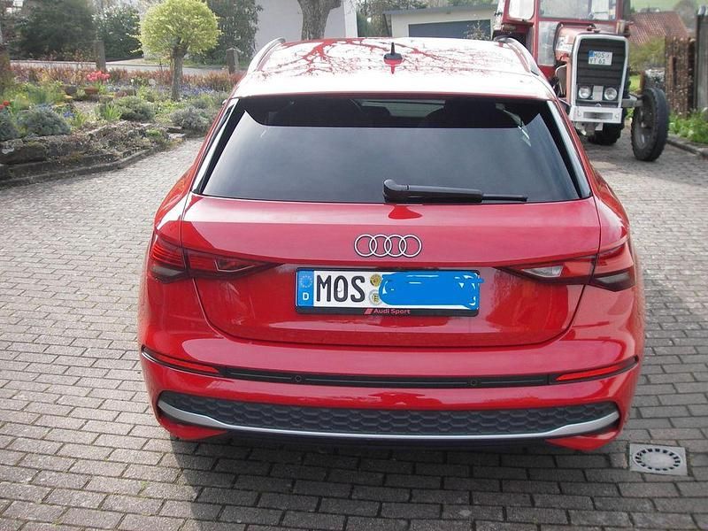 Gebraucht Audi A3 Advanced 150 PS (110 kW) 2024 Rot Limousine
