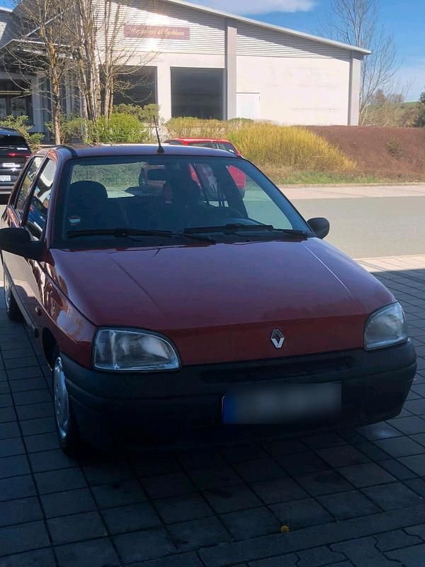Usata Renault Clio II 54 CV (39 kW) 1998 Rosso Utilitaria