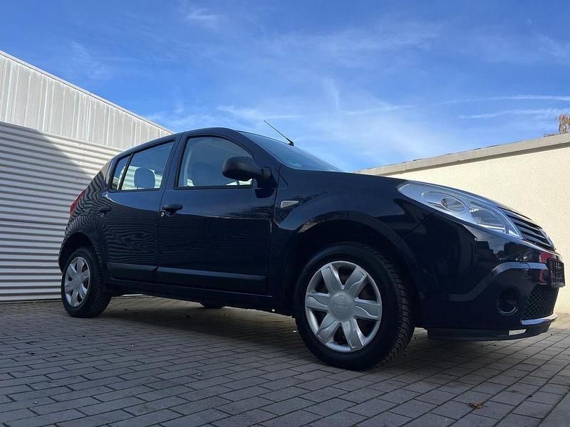 Gebraucht Dacia Sandero 75 PS (55 kW) 2012 Blau Limousine