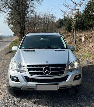 Gebraucht Mercedes ML320 224 PS (164 kW) 2009 Silber SUV