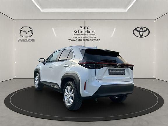 Gebraucht Toyota Yaris Hybrid 130 PS (95 kW) 2024 Platinum weiß perleffekt