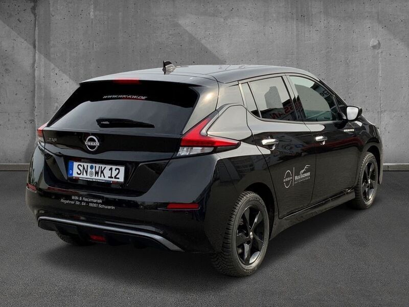 Gebraucht Nissan Leaf 360º 110 kW (150 PS) 2023 Black(m) Kleinwagen