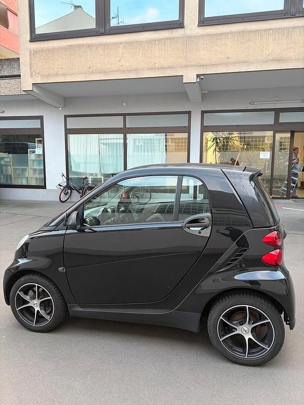 Gebraucht Smart ForTwo Coupé 61 PS (44 kW) 2009 Schwarz Coupé