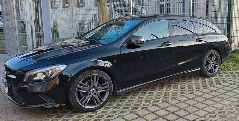 Schwarz Gebraucht 2017 Mercedes CLA200 Shooting Brake Kombi | 16.800 € (Fairer Preis) - Bild 1/4