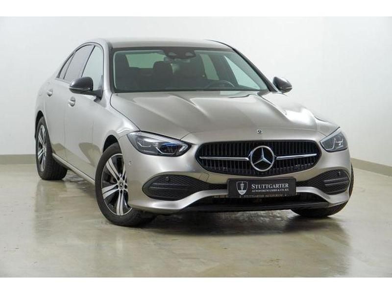 Gebraucht Mercedes C300 258 PS (189 kW) 2023 Mojavesilber lack (metallic) Limousine