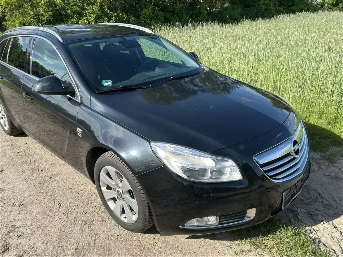 Gebraucht Opel Insignia 160 PS (117 kW) 2012 Schwarz Kombi