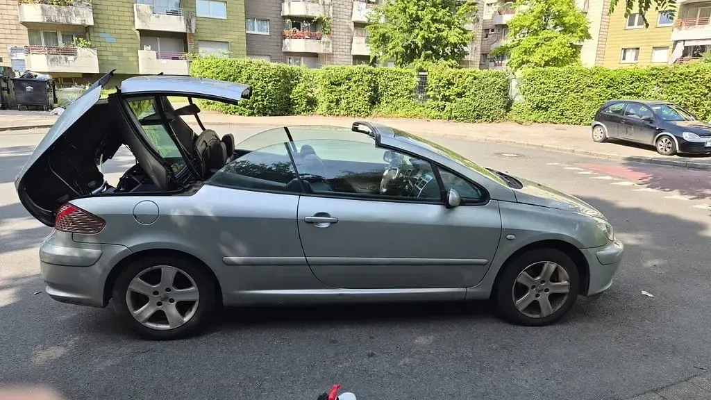 Gebraucht Peugeot 307 CC Tendance 136 PS (100 kW) 2005 Silber Cabrio