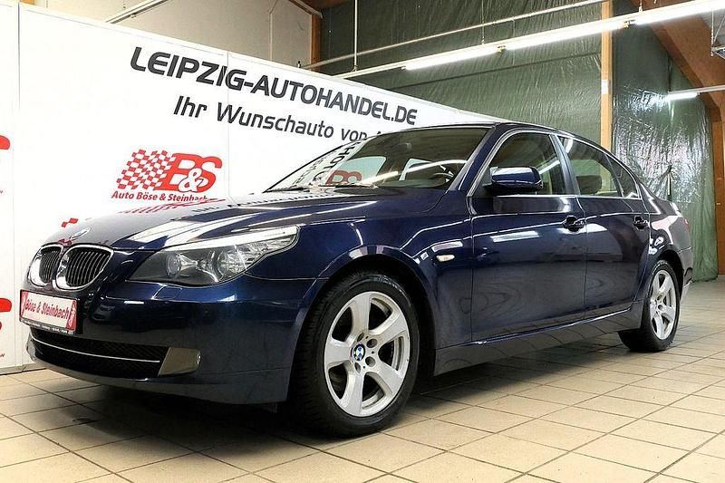 Blau Gebraucht 2009 BMW 523 Advantage Limousine | 8.974 € (Teuer) - Bild 1/4