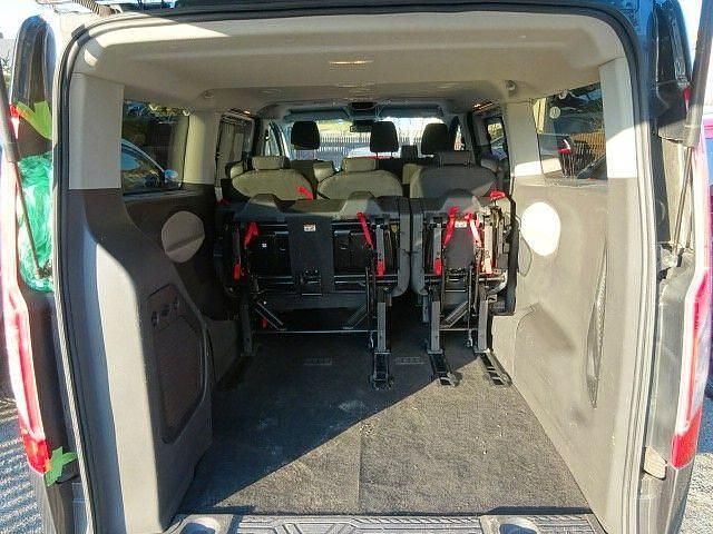 Gebraucht Ford Tourneo Titanium 131 PS (96 kW) 2017 Magneticgrau (metallic) Van / Kleinbus