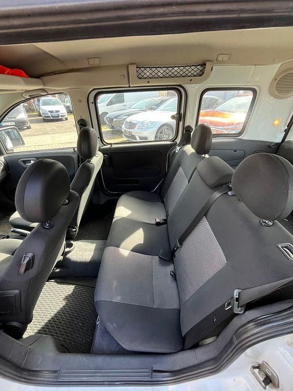 Gebraucht Opel Combo 94 PS (69 kW) 2010 Weiß Van / Kleinbus