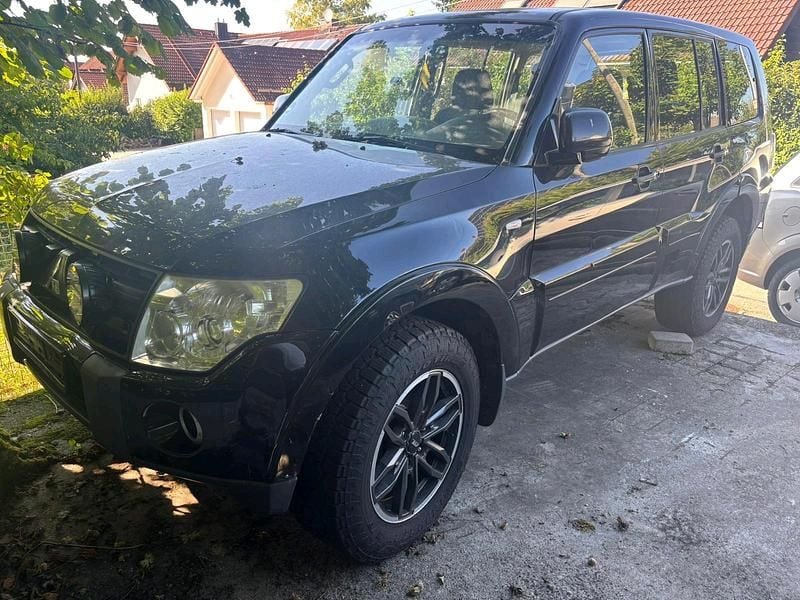 Schwarz Gebraucht 2007 Mitsubishi Pajero SUV | 3.999 € (Guter Preis) - Bild 1/4