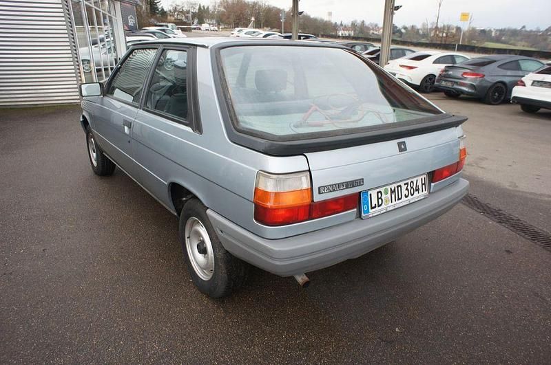 Gebraucht Renault R11 60 PS (44 kW) 1984 Silber Kleinwagen