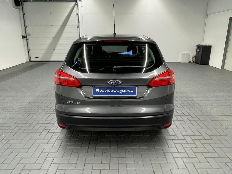 Gebraucht Ford Focus 120 PS (88 kW) 2015 Grau (magneticgraumet.) Kombi