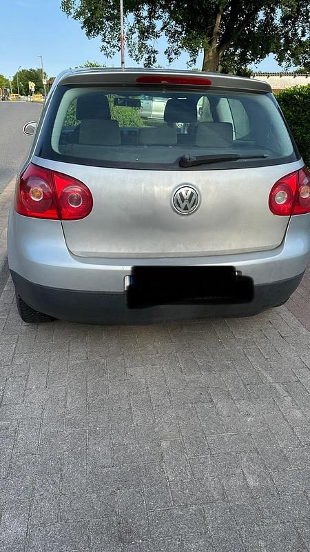 Silber Gebraucht 2004 VW Golf V Comfortline Kleinwagen | 1.200 € (Superpreis) - Bild 1/4