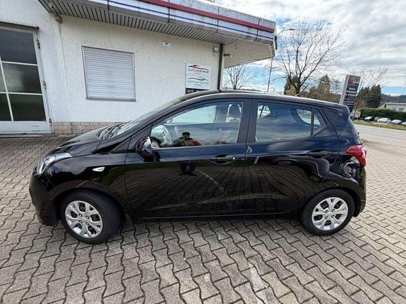 Gebraucht Hyundai i10 Style 87 PS (63 kW) 2016 Schwarz Kleinwagen