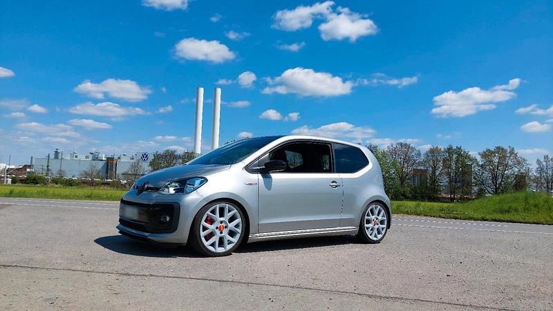 Gebraucht VW up! Beats 116 PS (85 kW) 2019 Silber Kleinwagen