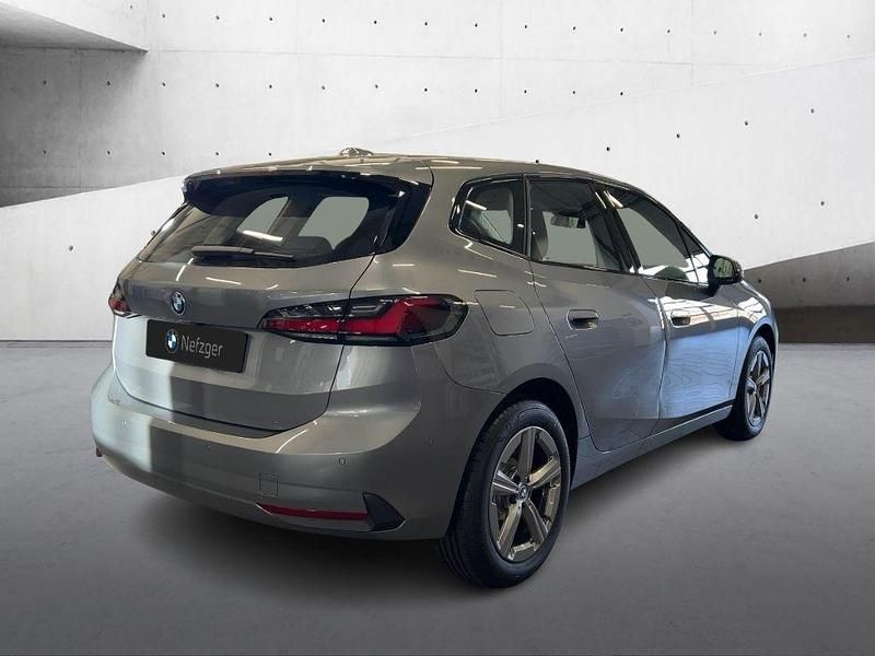 Neu BMW 230e Active Tourer 326 PS (239 kW) 2025 Skyscraper grau metallic Van / Kleinbus
