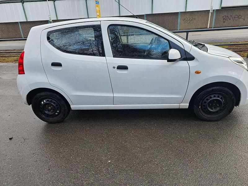 Gebraucht Suzuki Alto 68 PS (50 kW) 2011 Weiß Kleinwagen