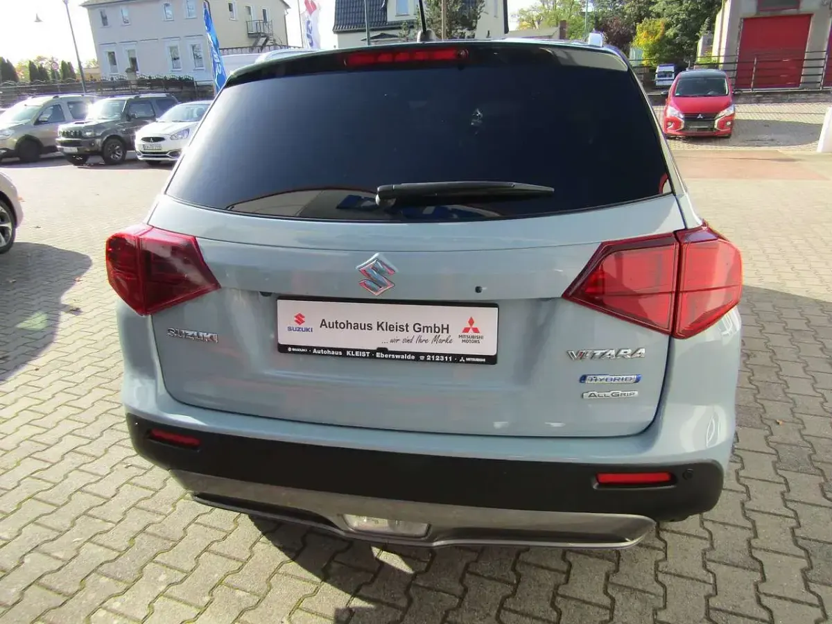 Gebraucht Suzuki Vitara Comfort+ 129 PS (94 kW) 2021 Iceteal / cosmic black SUV