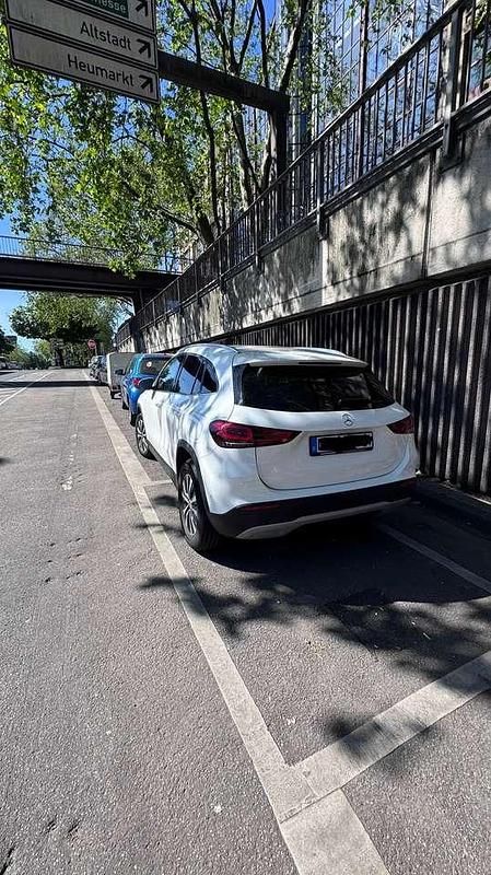 Gebraucht Mercedes GLA200 Progressive 150 PS (110 kW) 2020 SUV