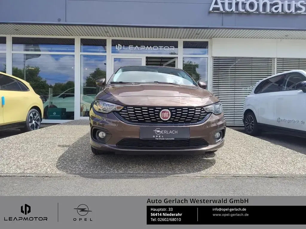 Gebraucht Fiat Tipo Lounge 120 PS (88 kW) 2018 Bronze Limousine