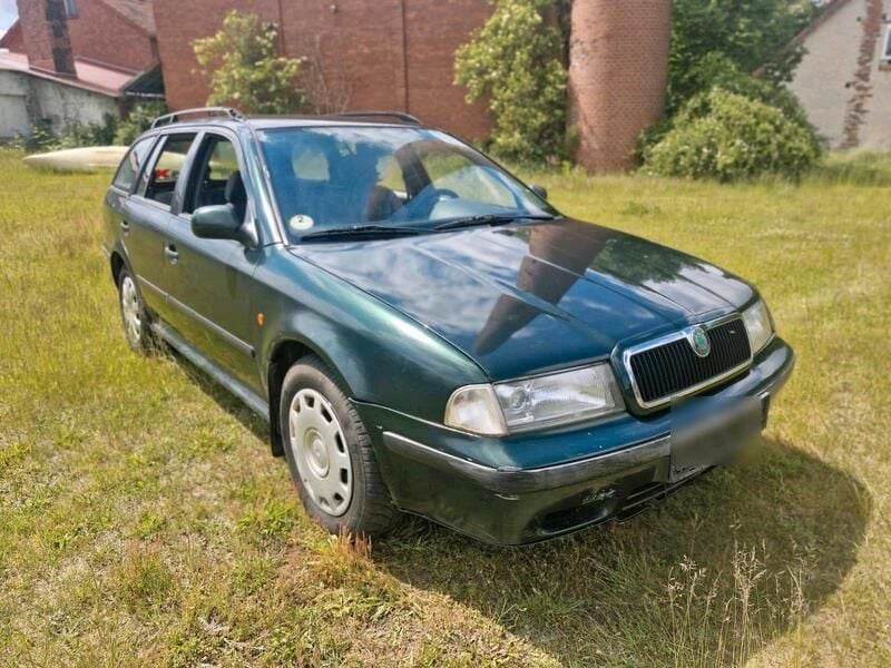 Grün Gebraucht 2000 Skoda Octavia Kombi | 400 € (Guter Preis) - Bild 1/4