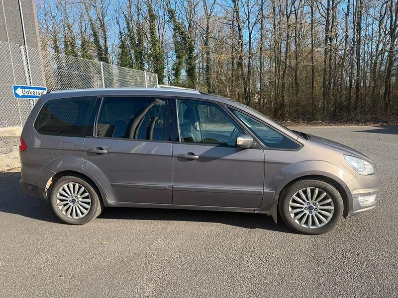 Gebraucht Ford Galaxy Titanium 163 PS (119 kW) 2012 Van / Kleinbus