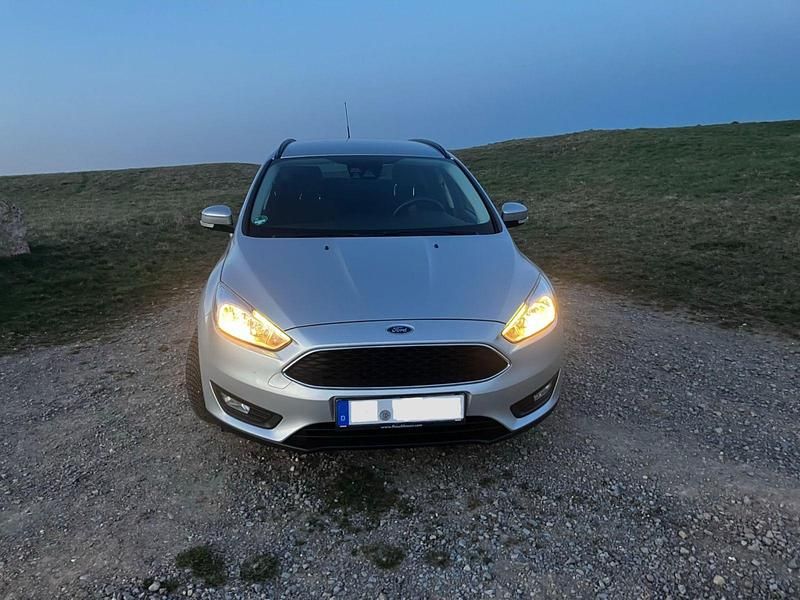 Gebraucht Ford Focus Business Edition 125 PS (91 kW) 2016 Silber Kombi