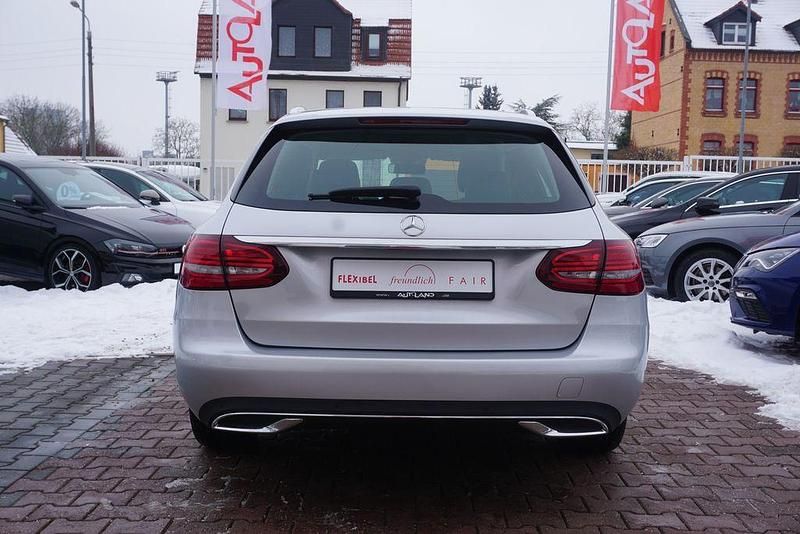 Gebraucht Mercedes C220 Avantgarde 194 PS (142 kW) 2019 Silber Kombi