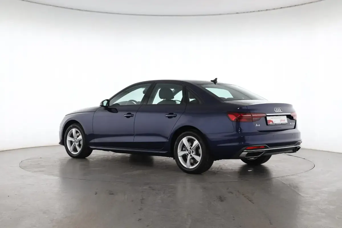 Gebraucht Audi A4 Advanced 265 PS (194 kW) 2024 Navarrablau Limousine