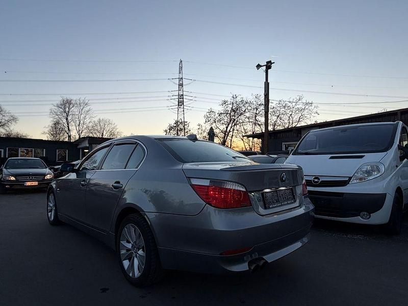 Gebraucht BMW 520 Sport Line 170 PS (125 kW) 2004 Silber Limousine