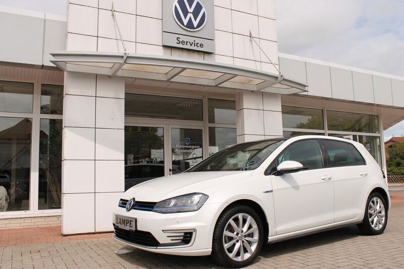 Weiß Gebraucht 2016 VW Golf VII GTE Limousine | 14.880 € (Fairer Preis) - Bild 1/4