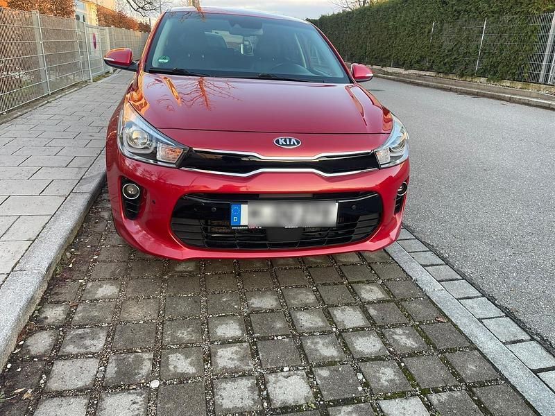 Gebraucht 2018 Kia Rio Platinum Edition Kleinwagen | 12.400 € (Fairer Preis) - Bild 1/4