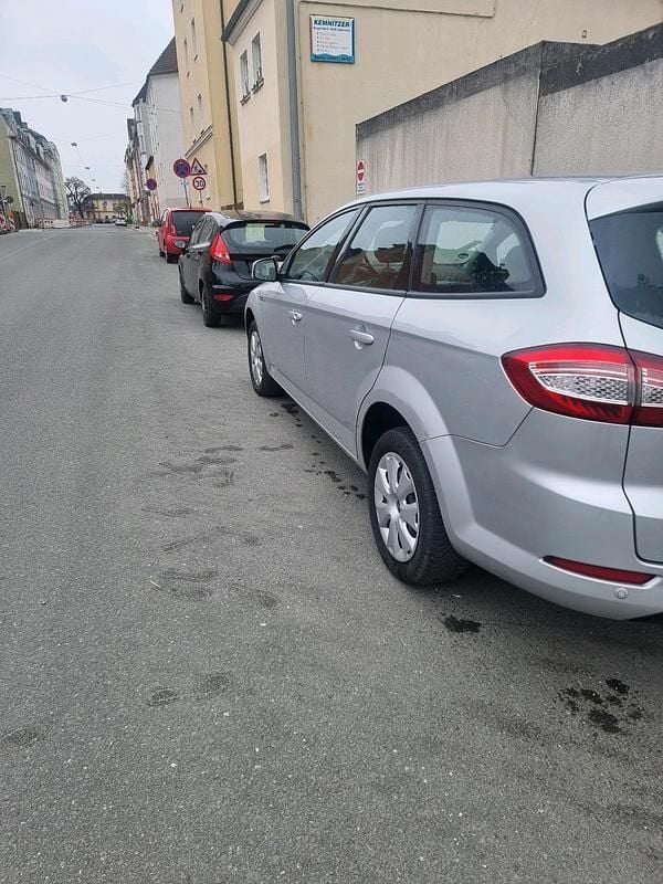 Gebraucht Ford Mondeo 140 PS (102 kW) 2012 Silber Kombi