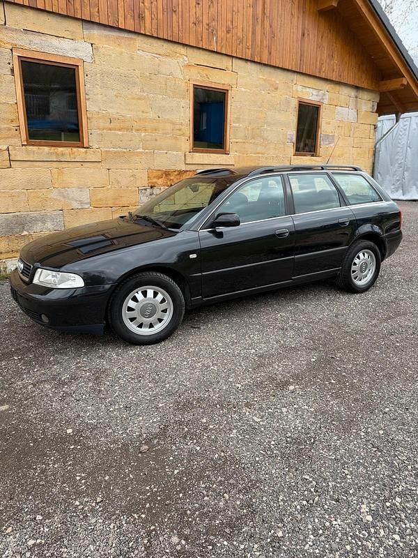 Usata Audi A4 150 CV (110 kW) 1999 Nero Station wagon