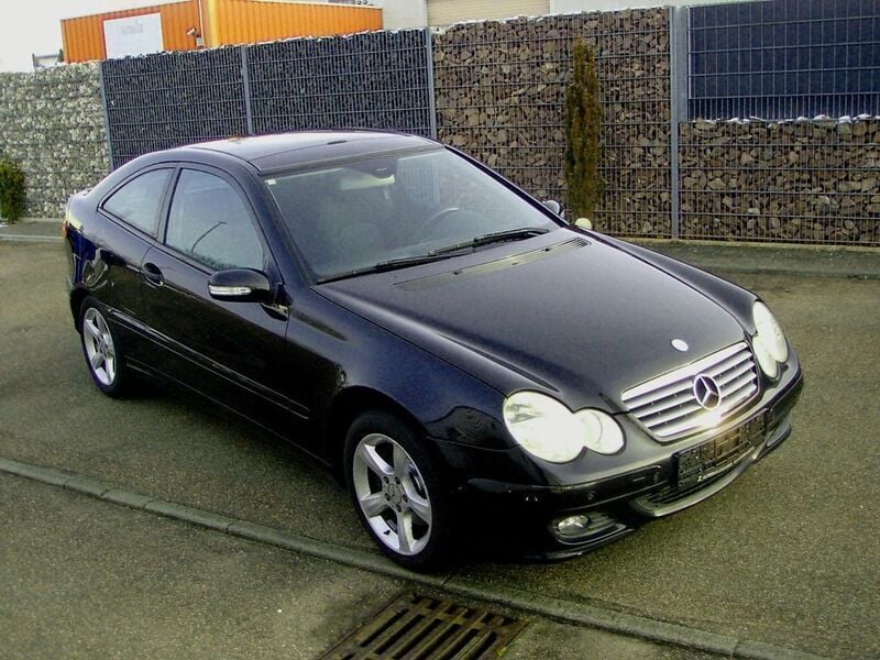 Schwarz Gebraucht 2005 Mercedes CL220 Coupé | 5.800 € - Bild 1/4