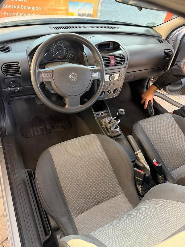 Gebraucht Opel Corsa 60 PS (44 kW) 2005 Silber Kleinwagen