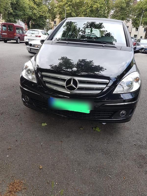 Schwarz Gebraucht 2006 Mercedes B200 Van / Kleinbus | 2.499 € (Superpreis) - Bild 1/4