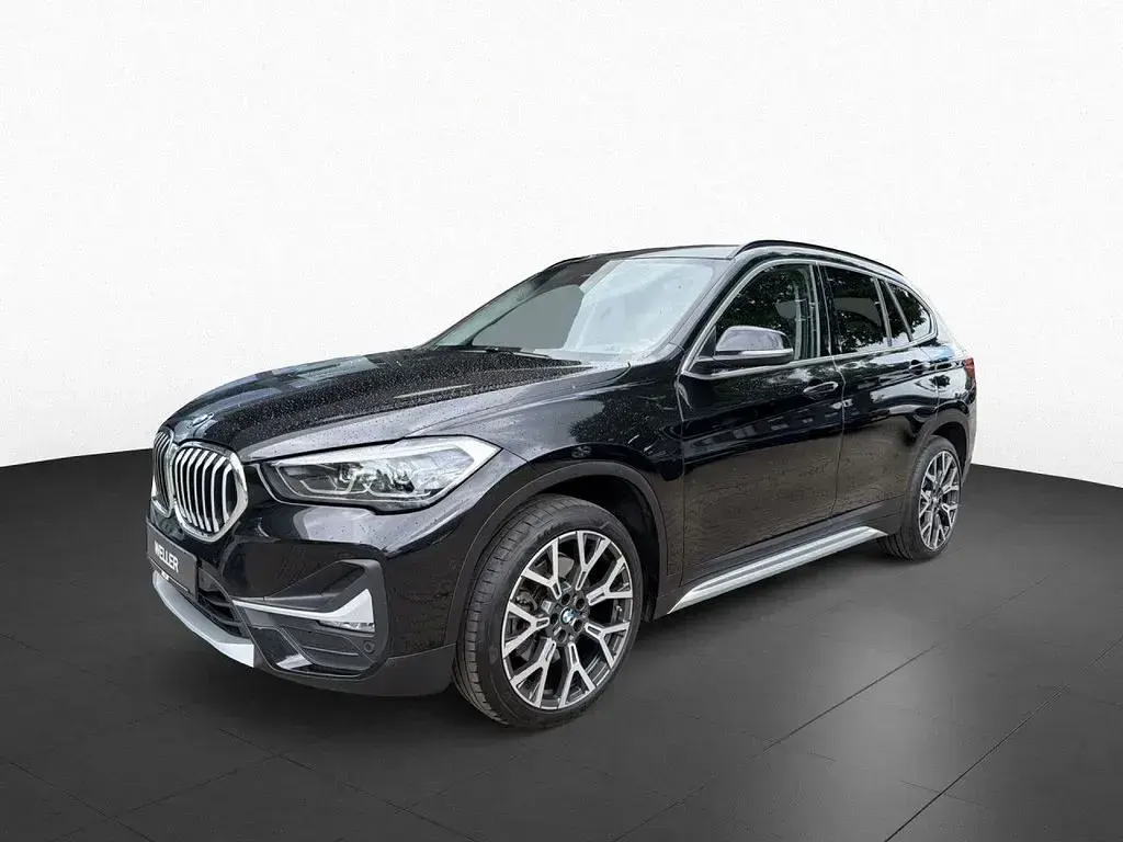 Gebraucht BMW X1 Performance 190 PS (139 kW) 2021 Black sapphire (schwarz) SUV