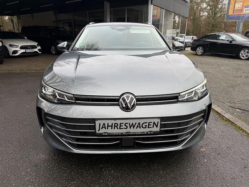Gebraucht VW Passat 150 PS (110 kW) 2024 Grau Kombi