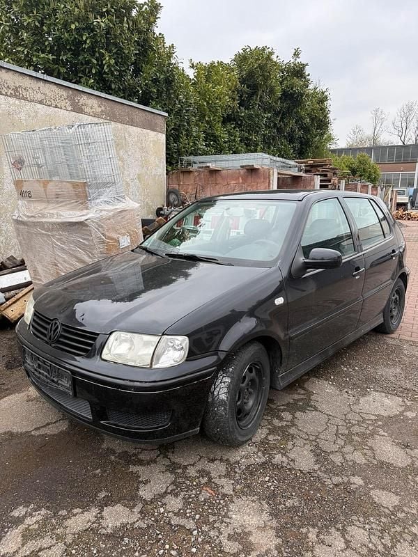 Used VW Polo 60 HP (44 kW) 2000 Black Hatchback