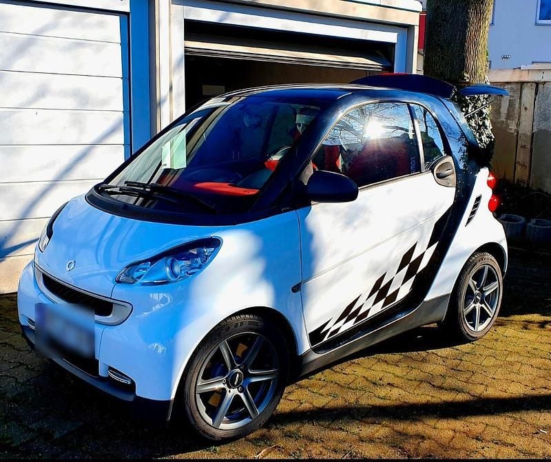 Weiß Gebraucht 2010 Smart ForTwo Coupé Passion Coupé | 5.100 € (Fairer Preis) - Bild 1/4