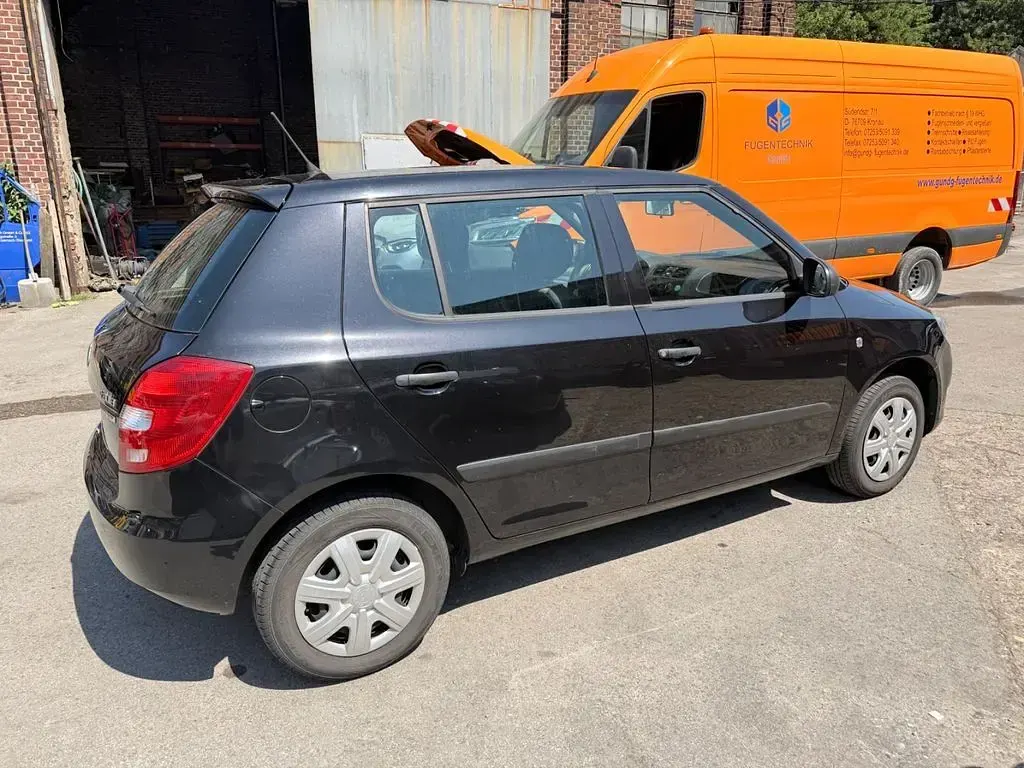 Gebraucht Skoda Fabia Special 60 PS (44 kW) 2012 Schwarz Limousine