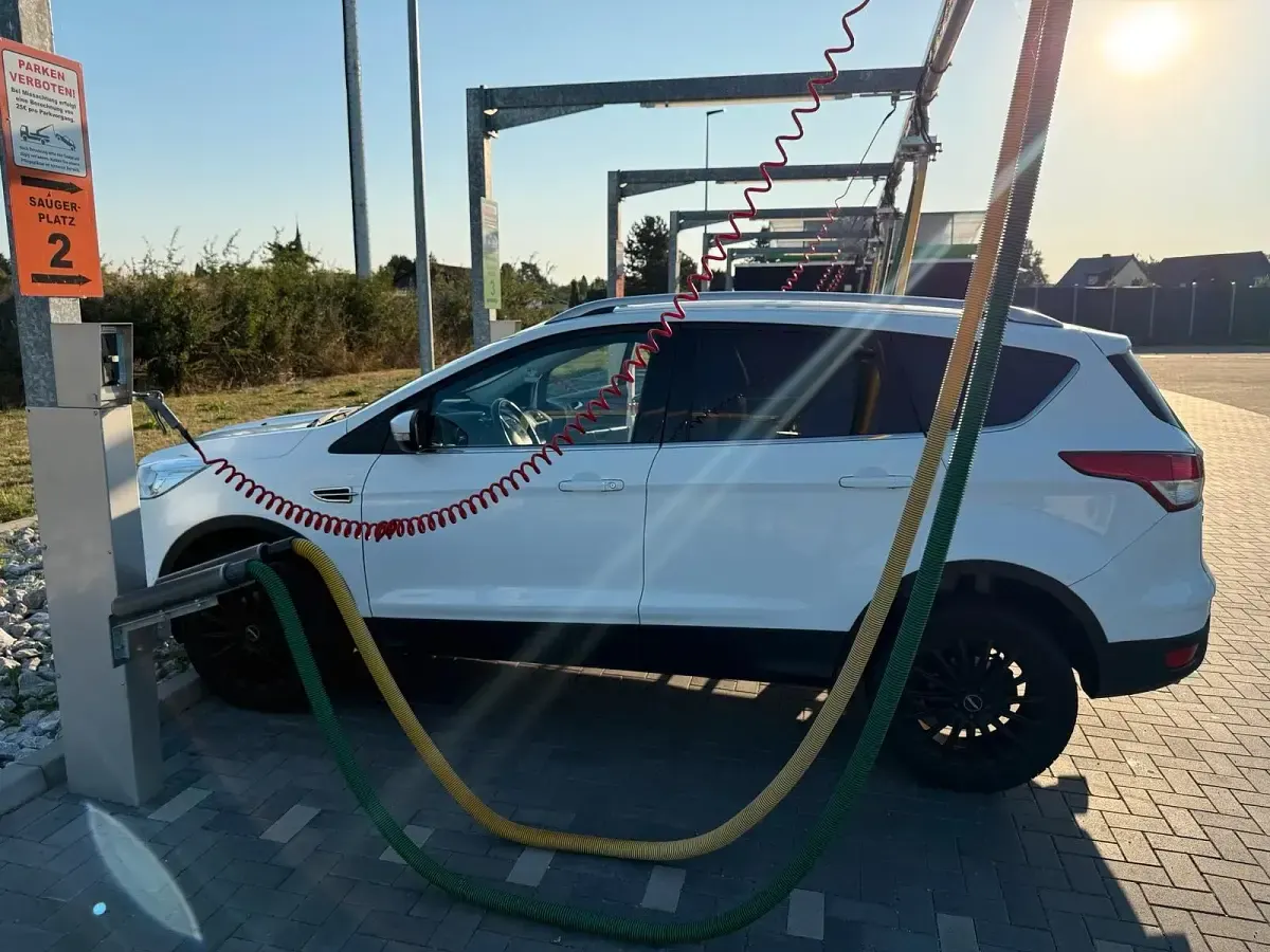 Gebraucht Ford Kuga 120 PS (88 kW) 2016 Weiß SUV