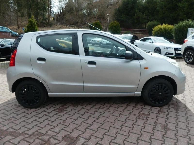 Gebraucht Suzuki Alto 68 PS (50 kW) 2011 Silber Kleinwagen